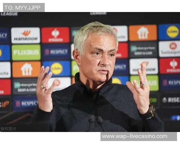 足球场上的英雄与战术大师解析各个角色的重要性与影响力