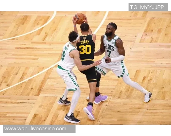 勇士与凯尔特人高清对决回顾精彩瞬间与战术分析